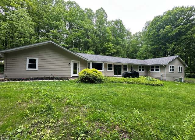 Property at 10565 Hemlock Ridge Dr, Chardon, OH 44024, 3 beds, 2.5 baths