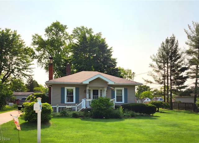 Property at 4792 Damon Ave NW, Warren, OH 44483, 3 beds, 2 baths