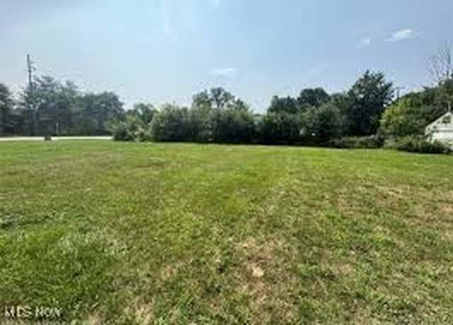 Property at 1120 6th St NE, Canton, OH 44704