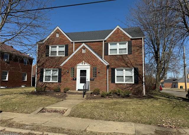 Property at 3721 4th St NW, Canton, OH 44708, 4 beds, 2 baths