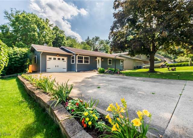 Property at 216 W Glenridge Rd, Green, OH 44319, 3 beds, 1 bath