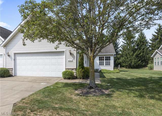 Property at 8757 Roberts Ct Unit 25C, Olmsted Falls, OH 44138, 3 beds, 2.5 baths