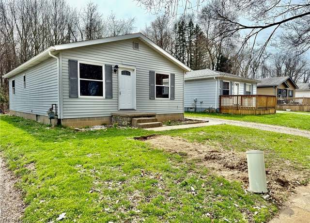 Property at 1560 Thurston St, Akron, OH 44320, 3 beds, 1 bath