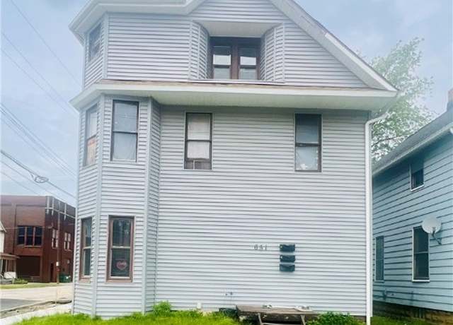 Property at 651 Wooster Rd W, Barberton, OH 44203, 5 beds, 3 baths