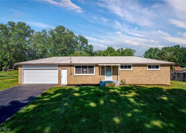Property at 1055 Edward Ave SW, Massillon, OH 44647, 3 beds, 2 baths