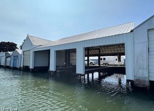 Property at 444 Hasting Dr, Sandusky, OH 44870