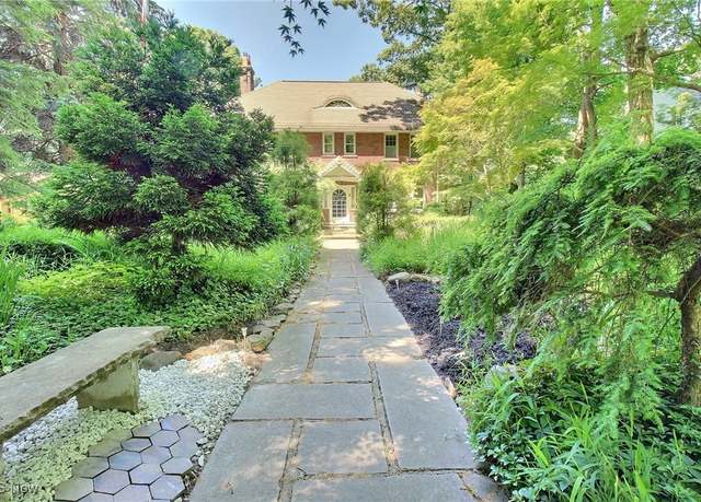 Property at 324 Corning Dr, Bratenahl, OH 44108, 5 beds, 3.5 baths