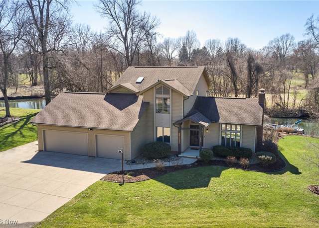 Property at 226 S Bay Dr S, Akron, OH 44319, 3 beds, 2.5 baths