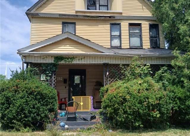Property at 192 W Chalmers Ave, Youngstown, OH 44507, 4 beds, 1 bath