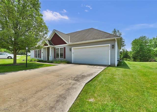 Property at 5335 Arlington Ln, Parma, OH 44134, 3 beds, 2 baths