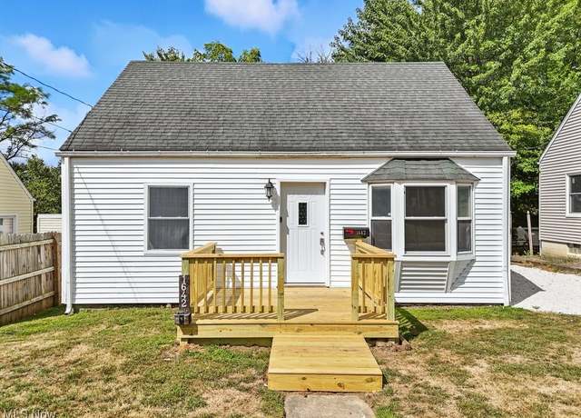 Property at 1642 Highview Ave, Akron, OH 44301, 3 beds, 1 bath