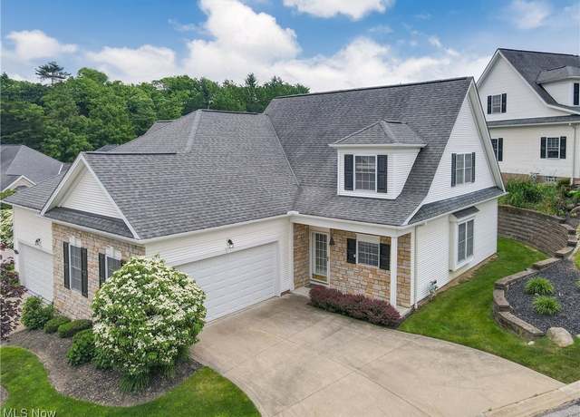 Property at 44 Gullybrook Ln, Willoughby, OH 44094, 2 beds, 2.5 baths