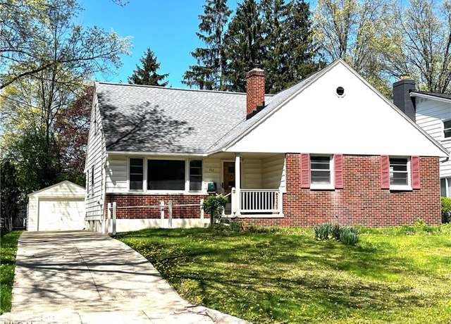 Property at 652 N Hawkins Ave, Akron, OH 44313, 3 beds, 1 bath