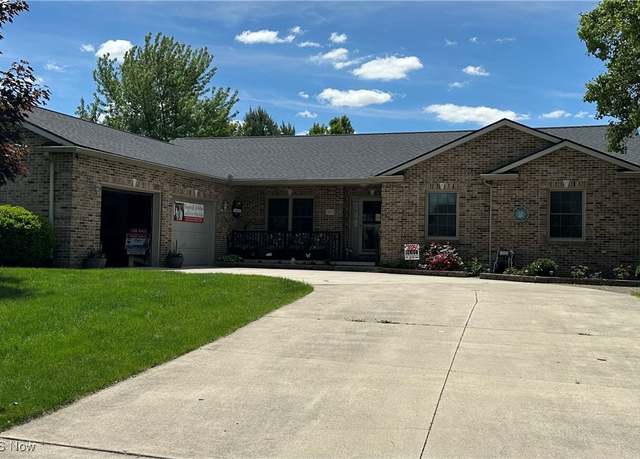 Property at 905 Fieldstone Ct, Wapakoneta, OH 45895, 3 beds, 2.5 baths