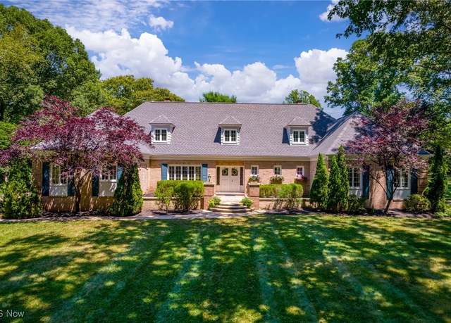 Property at 2121 Stockbridge Rd, Akron, OH 44313, 4 beds, 4 baths