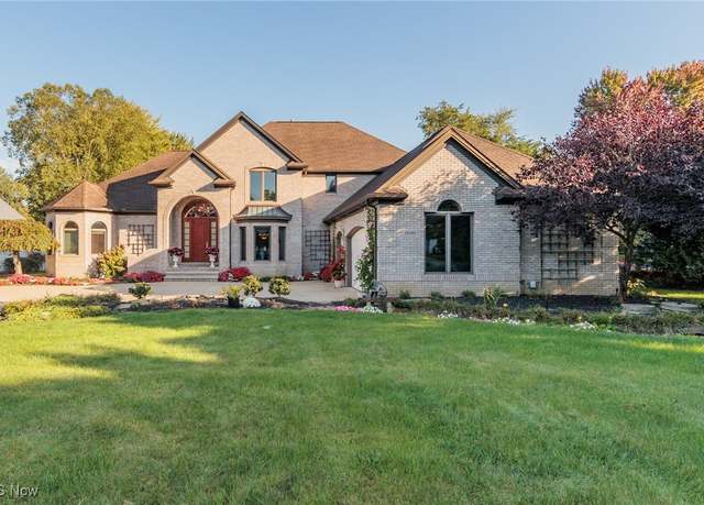 Property at 39340 Evergreen Dr, Avon, OH 44011, 5 beds, 5 baths