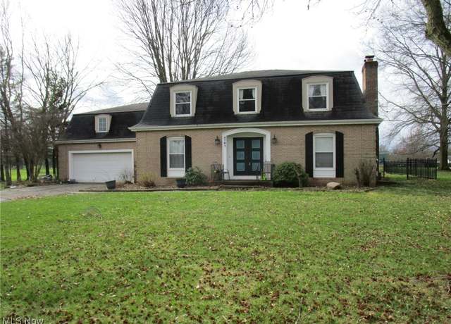 Property at 3701 Villa Marie Rd, Lowellville, OH 44436, 4 beds, 2.5 baths