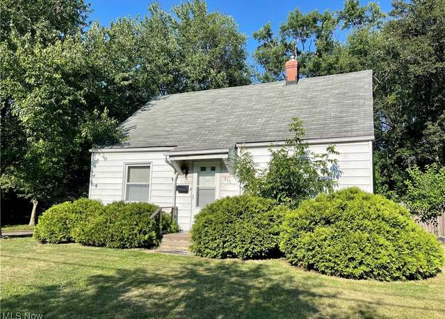 Property at 857 Kennebec Ave, Akron, OH 44305, 3 beds, 1 bath