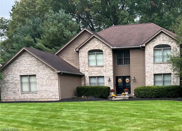 Property at 800 Park Harbour Dr, Boardman, OH 44512, 4 beds, 3.5 baths