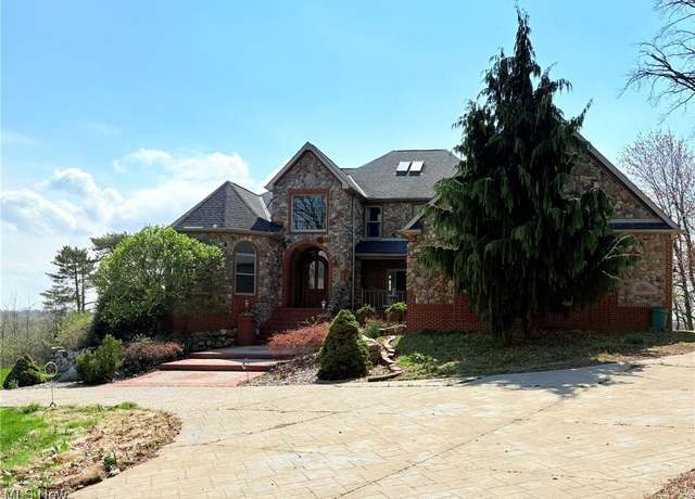 Property at 3065 Perry Dr NW, Canton, OH 44708, 4 beds, 5 baths