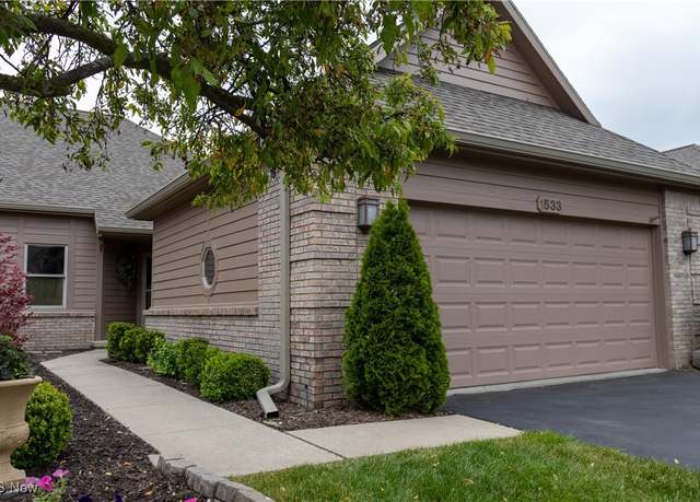 Property at 1533 Eaglebrook Rd, Toledo, OH 43615, 3 beds, 3 baths