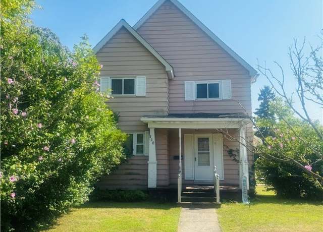 Property at 381 Bliss Ave, Conneaut, OH 44030, 3 beds, 1.5 baths