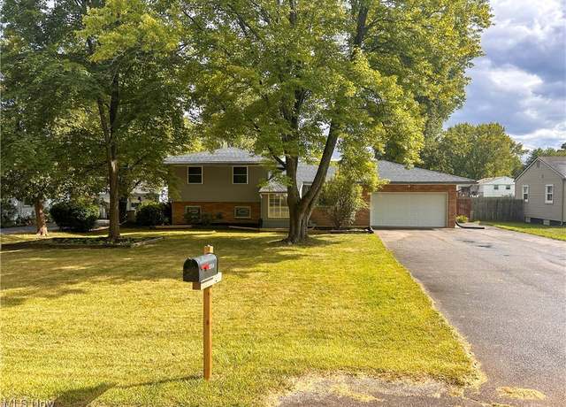Property at 3744 Valacamp Ave SE, Warren, OH 44484, 3 beds, 2.5 baths