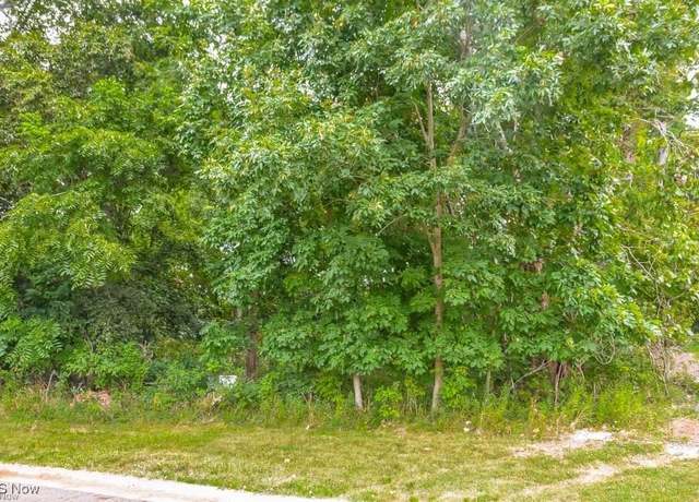Property at St Elmo Ave NE, Canton, OH 44714