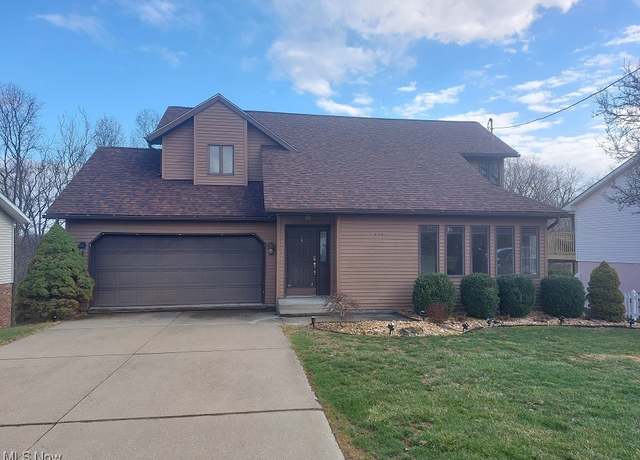 Property at 147 Skyview Dr, Wintersville, OH 43953, 3 beds, 2.5 baths