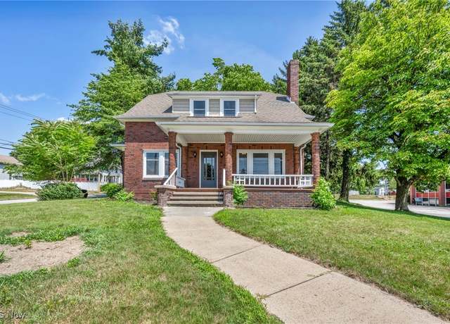 Property at 235 High St, Wadsworth, OH 44281, 4 beds, 2 baths