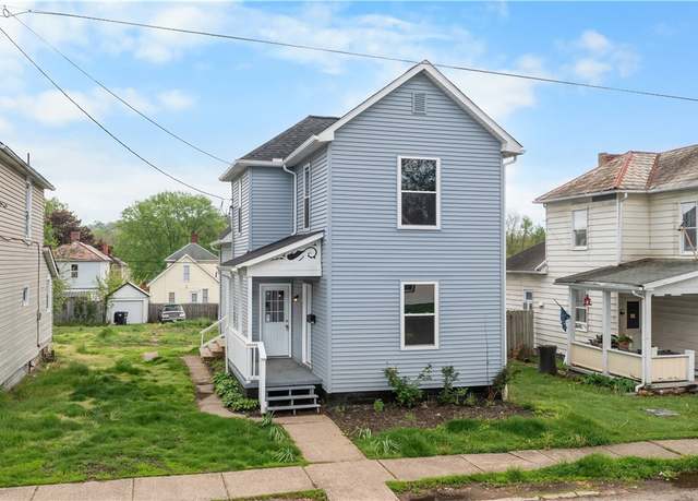 Property at 468 Spangler Dr, Zanesville, OH 43701, 3 beds, 2 baths
