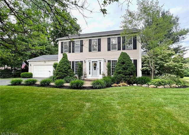Property at 11291 Highland View Dr, Chardon, OH 44024, 3 beds, 2.5 baths