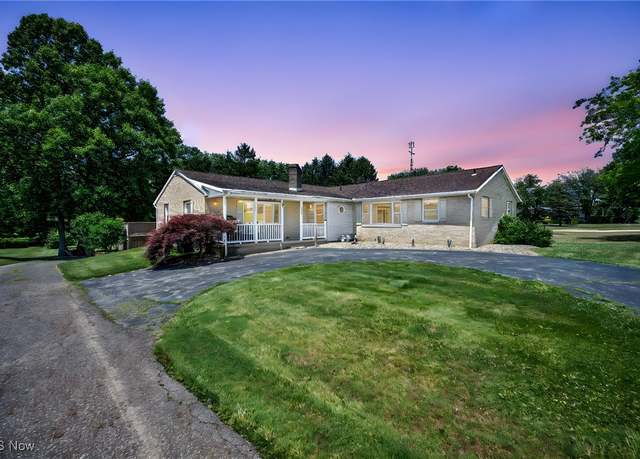Property at 2315 Manchester Ave SW, Massillon, OH 44647, 4 beds, 3.5 baths