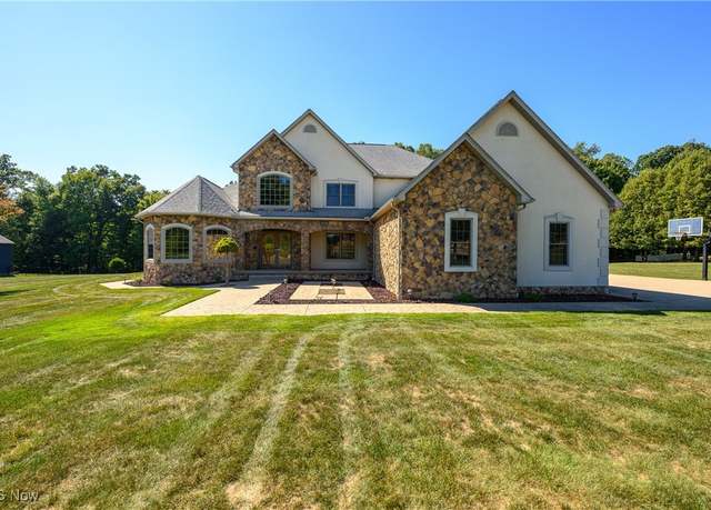 Property at 6240 Tim Dr, Wadsworth, OH 44281, 4 beds, 4.5 baths
