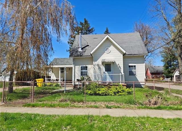 Property at 395 Buffalo St, Conneaut, OH 44030, 2 beds, 1 bath