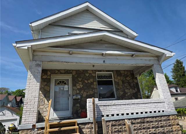 Property at 1213 Plum St, Steubenville, OH 43952, 3 beds, 1 bath