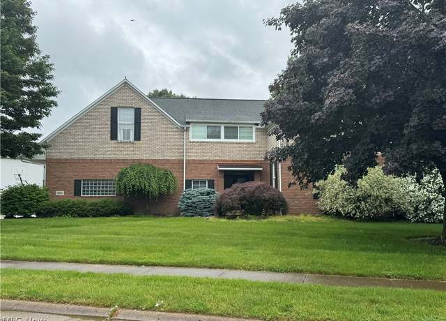 Property at 5017 Nobles Pond Dr NW, Canton, OH 44718, 3 beds, 3 baths