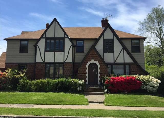 Property at 3973 Navahoe Rd, Cleveland Heights, OH 44121, 6 beds, 2.5 baths