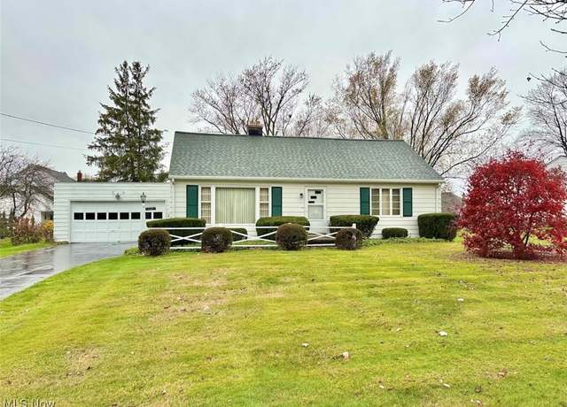 Property at 5090 Lake Vista Dr, Solon, OH 44139, 3 beds, 2 baths