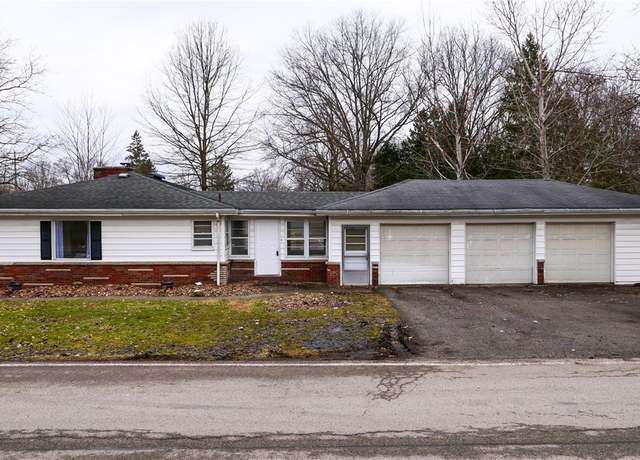 Property at 220 Indianola Rd, Youngstown, OH 44512, 3 beds, 1.5 baths