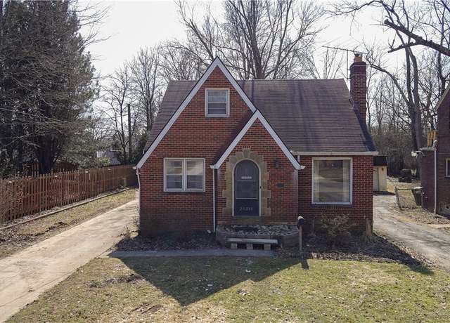 Property at 20210 Gladstone Rd, Warrensville Heights, OH 44122, 4 beds, 2 baths