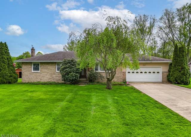 Property at 208 Strecker Dr, Tallmadge, OH 44278, 3 beds, 1.5 baths