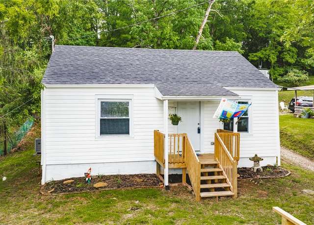 Property at 2403 45th St, Parkersburg, WV 26104, 3 beds, 1 bath