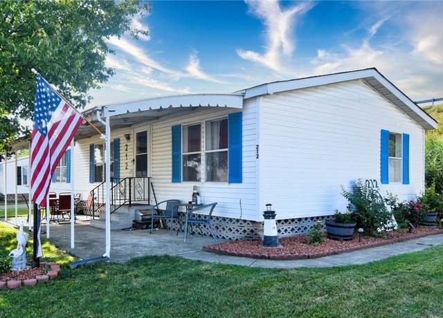 Property at 212 Gull Dr, Elyria, OH 44035, 3 beds, 2 baths