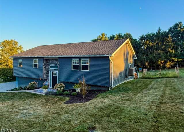Property at 560 Walnut Hills Dr, Zanesville, OH 43701, 3 beds, 2.5 baths