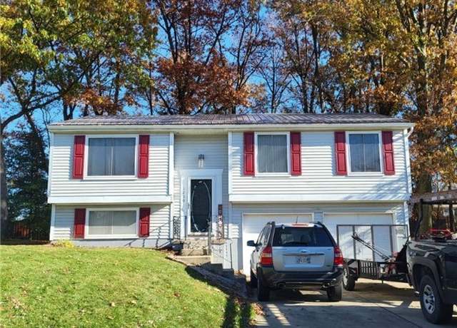 Property at 1239 Woodledge Dr, Mineral Ridge, OH 44440, 3 beds, 1.5 baths
