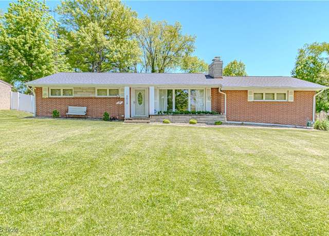 Property at 5618 Patricia Ave NW, North Canton, OH 44720, 3 beds, 2 baths