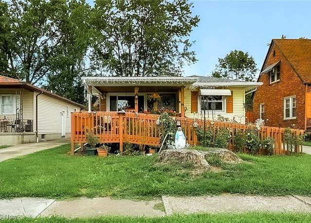 Property at 1030 W 29th St, Lorain, OH 44052, 3 beds, 2 baths