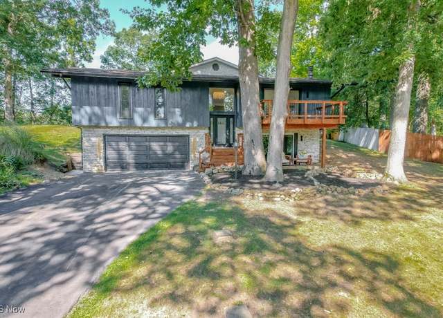 Property at 4870 Firwood Dr, North Canton, OH 44720, 4 beds, 3.5 baths