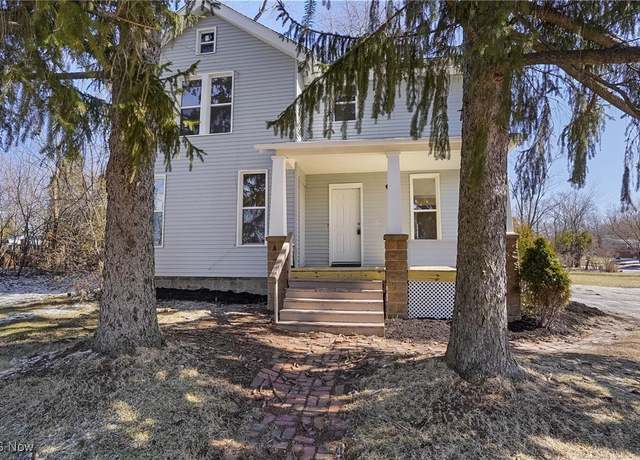 Property at 825 S Prospect St, Ravenna, OH 44266, 3 beds, 2 baths